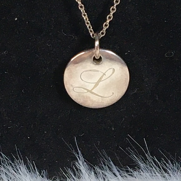 TIFFANY & CO. Letter L disc charm necklace - Picture 2 of 5